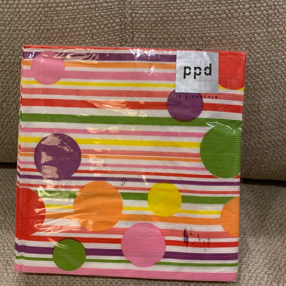 2 pkgs Prime Spots Mix  Large Napkins